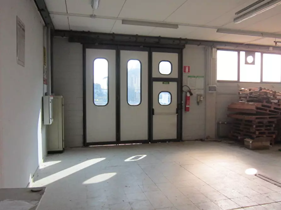 Immagine 7 di Magazzino in vendita  in Via San Giovanni a Rovato
