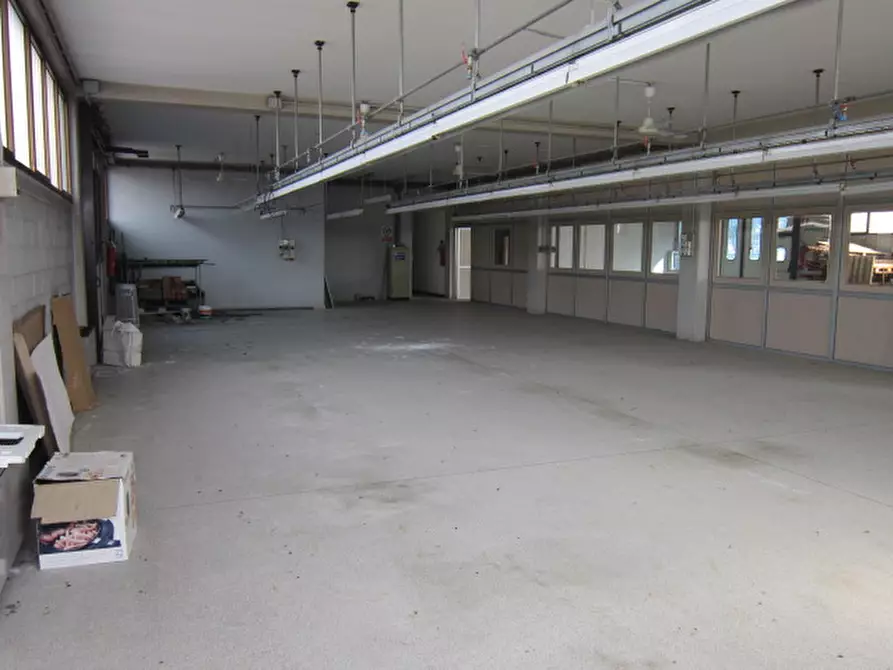 Immagine 9 di Magazzino in vendita  in Via San Giovanni a Rovato