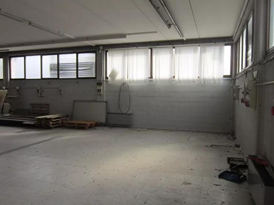 Immagine 12 di Magazzino in vendita  in Via San Giovanni a Rovato