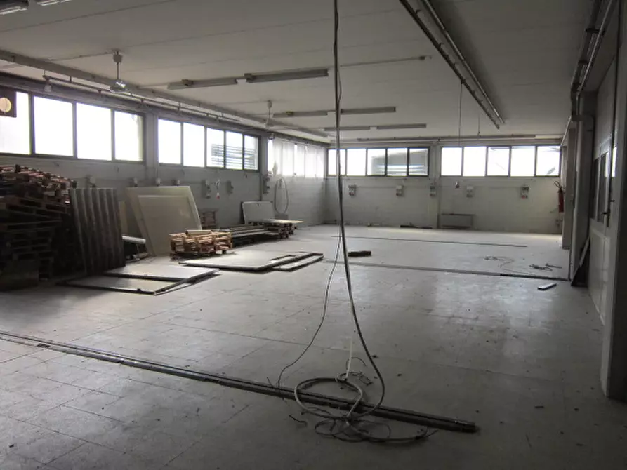 Immagine 14 di Magazzino in vendita  in Via San Giovanni a Rovato