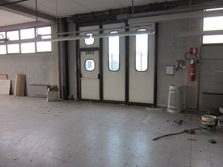 Immagine 16 di Magazzino in vendita  in Via San Giovanni a Rovato
