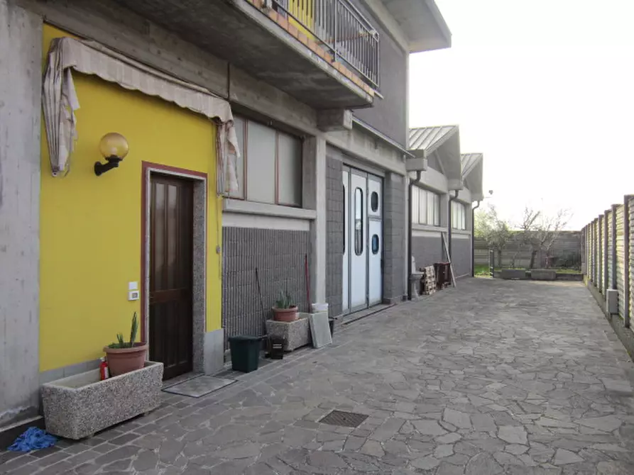 Immagine 25 di Magazzino in vendita  in Via San Giovanni a Rovato