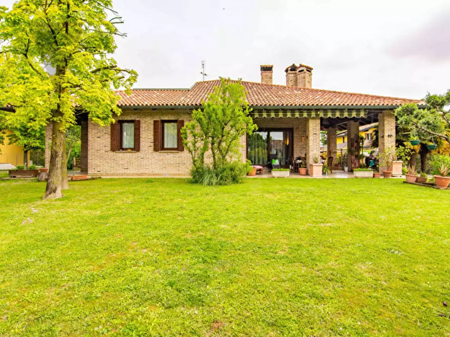 Immagine 1 di Villa in vendita  a Vigonza