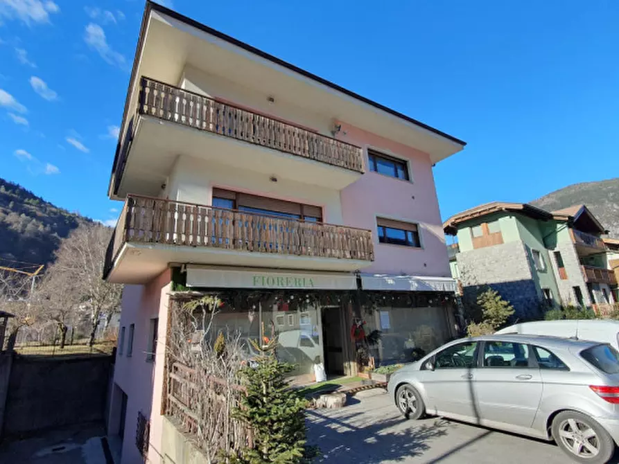 Immagine 4 di Negozio in affitto  in Via Circonvallazione a Tione Di Trento