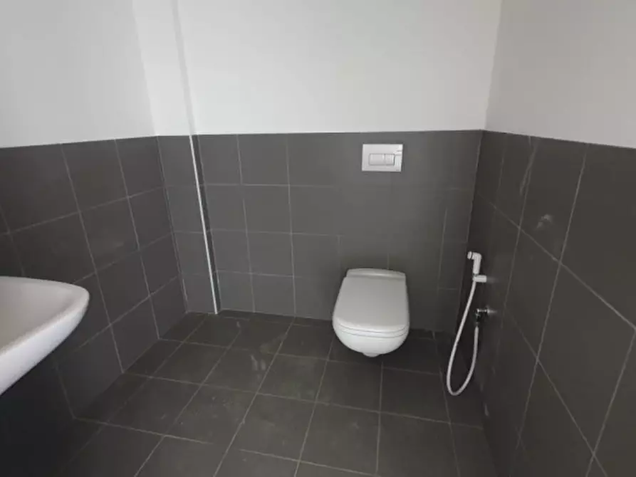 Immagine 13 di Capannone industriale in affitto  a Cavezzo