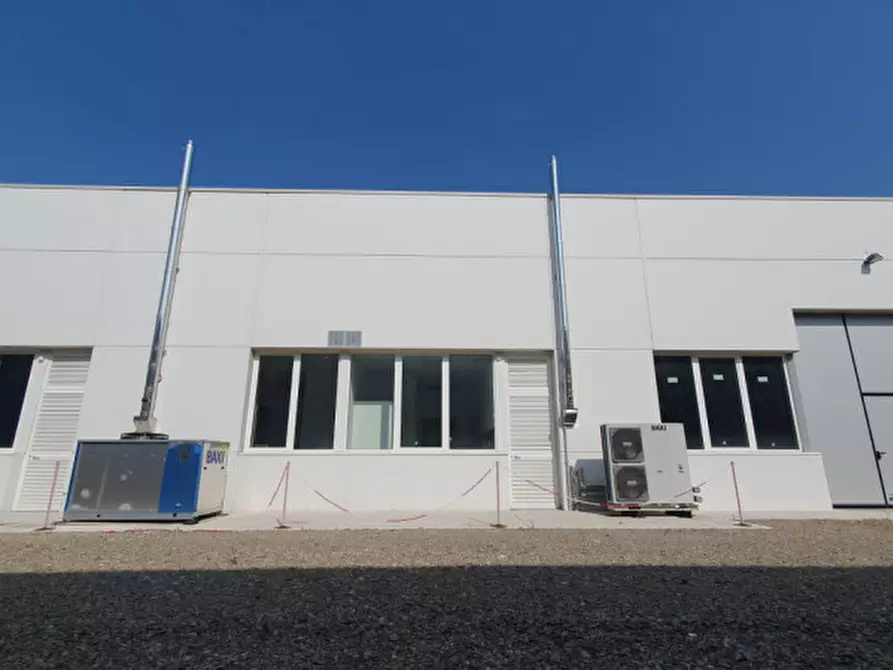 Immagine 26 di Capannone industriale in affitto  a Cavezzo