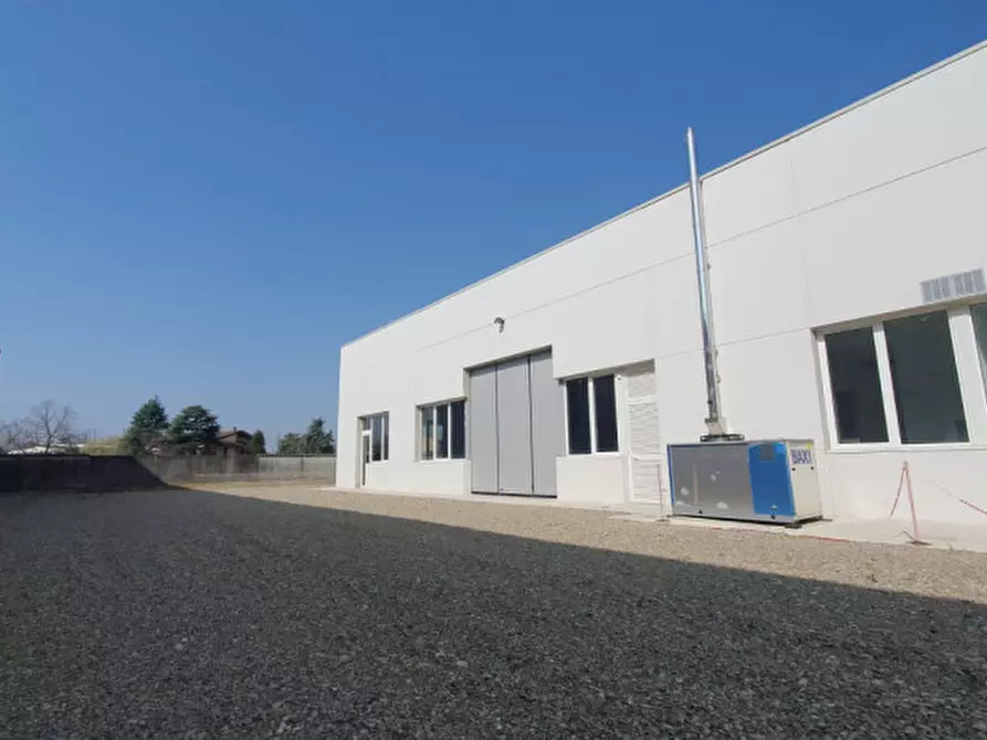 Immagine 27 di Capannone industriale in affitto  a Cavezzo