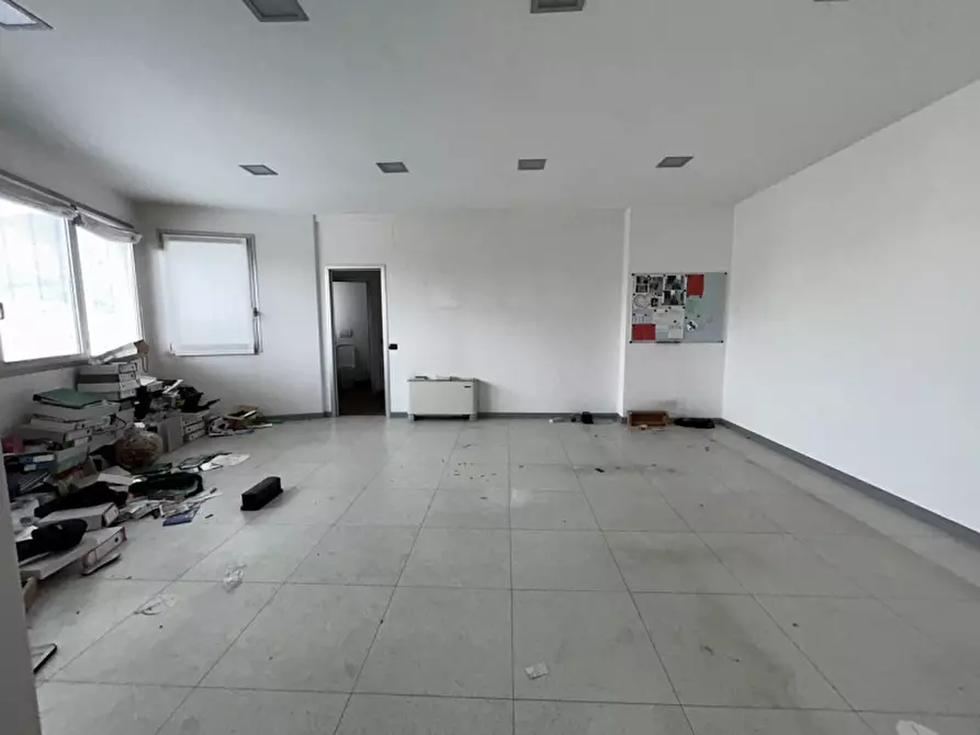 Immagine 3 di Ufficio in vendita  in Viale Sant'Eufemia 34 a Brescia