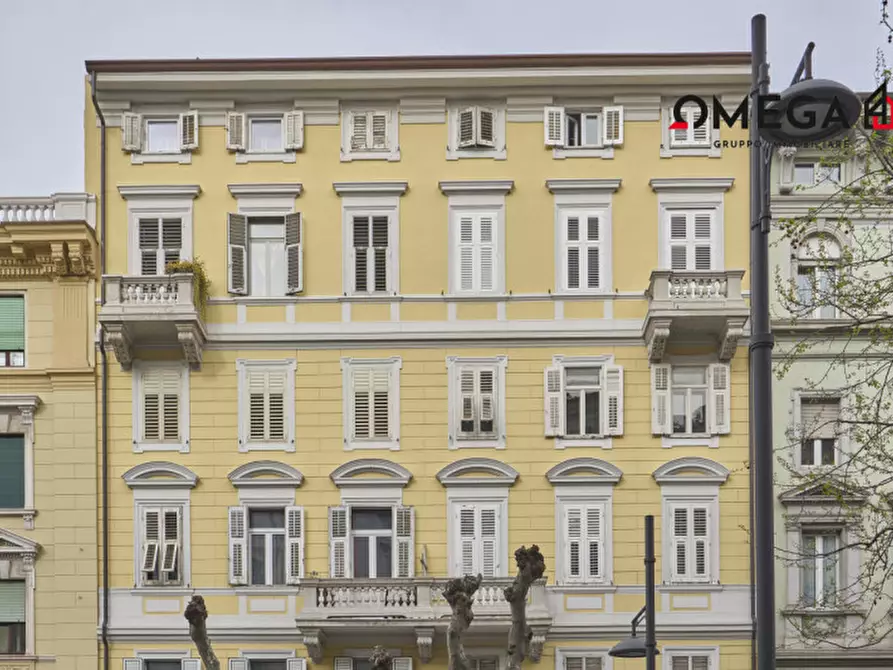 Immagine 1 di Appartamento in vendita  in Viale D'Annunzio 4 a Trieste