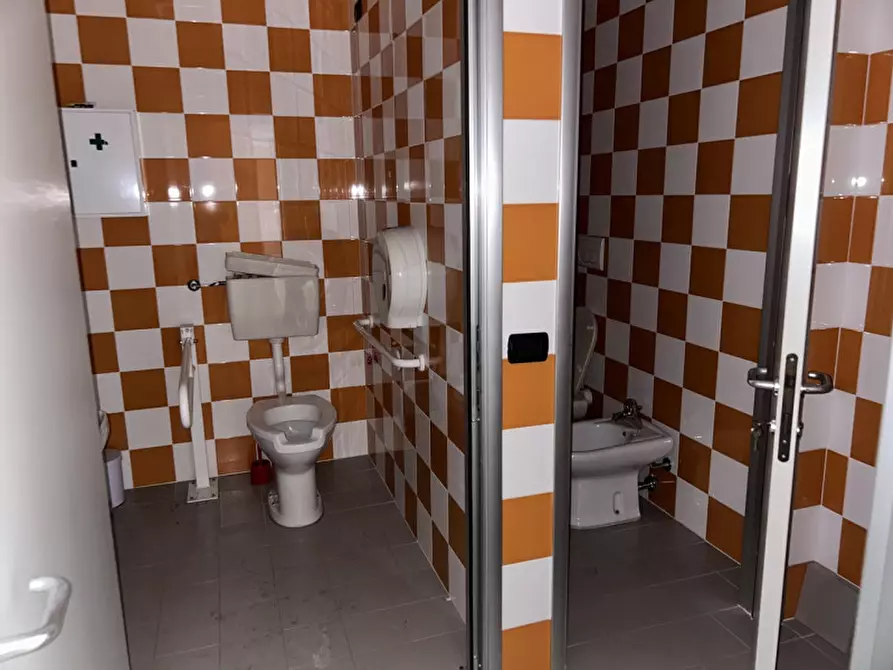 Immagine 3 di Ufficio in vendita  in Viale Sant'Eufemia 34 a Brescia