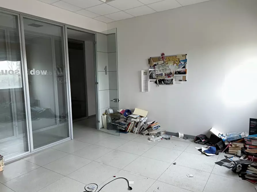 Immagine 11 di Ufficio in vendita  in Viale Sant'Eufemia 34 a Brescia