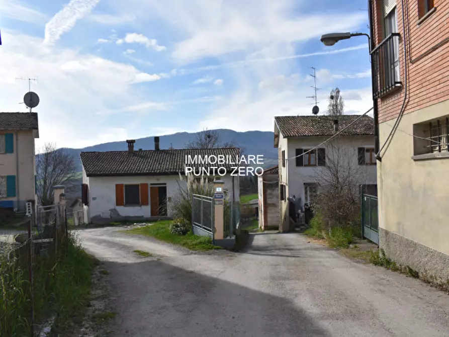 Immagine 1 di Rustico / casale in vendita  in Mozzano a Neviano Degli Arduini