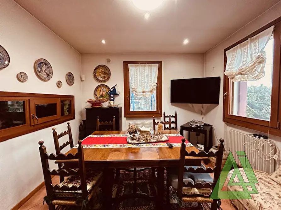 Immagine 3 di Casa indipendente in vendita  a Castelfranco Veneto