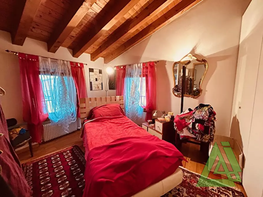 Immagine 10 di Casa indipendente in vendita  a Castelfranco Veneto