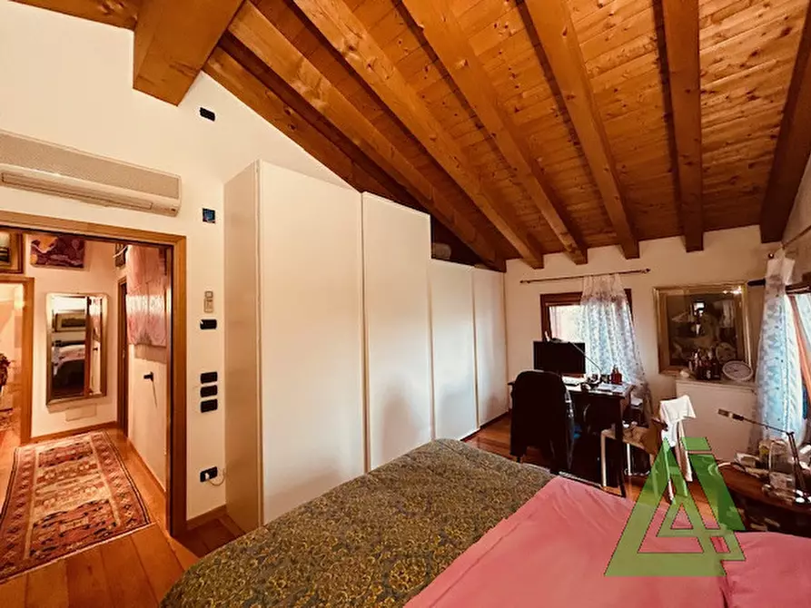 Immagine 13 di Casa indipendente in vendita  a Castelfranco Veneto