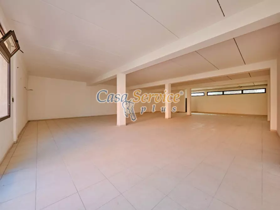 Immagine 3 di Negozio in affitto  in Via Duca delle Puglie a Matino