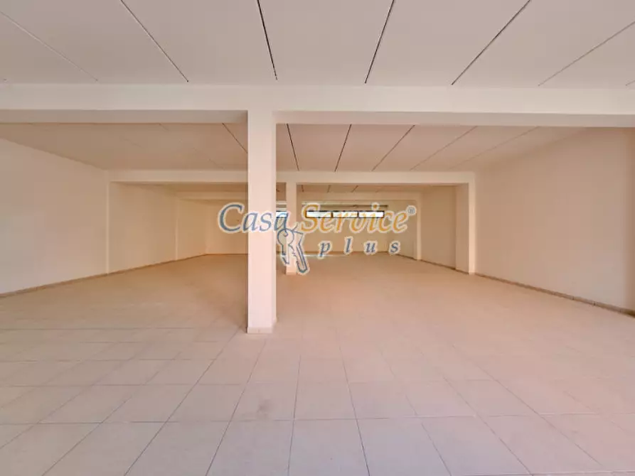 Immagine 4 di Negozio in affitto  in Via Duca delle Puglie a Matino