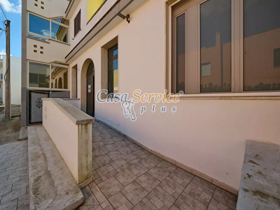 Immagine 9 di Negozio in affitto  in Via Duca delle Puglie a Matino