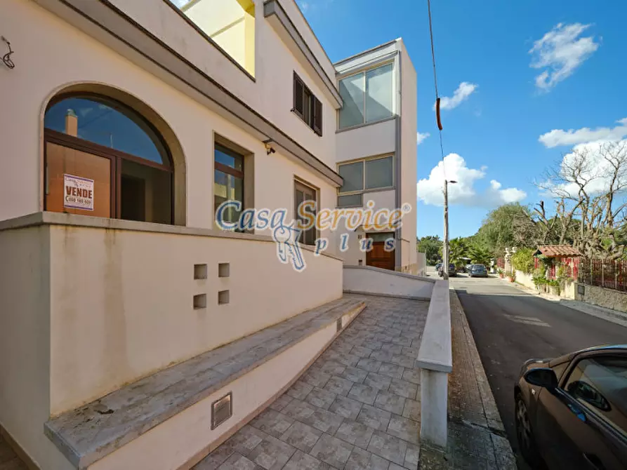 Immagine 10 di Negozio in affitto  in Via Duca delle Puglie a Matino