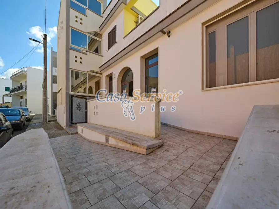 Immagine 11 di Negozio in affitto  in Via Duca delle Puglie a Matino