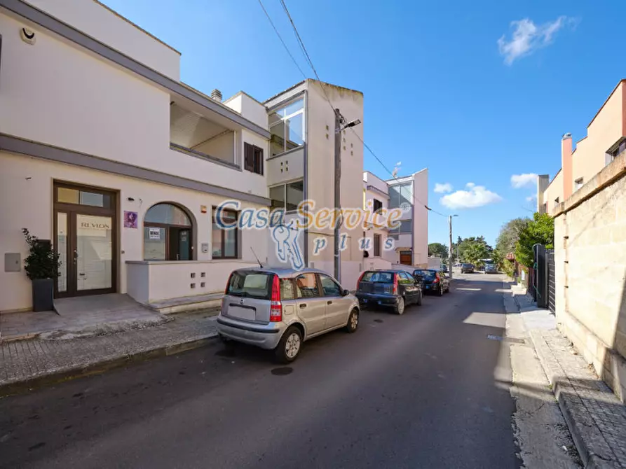 Immagine 2 di Negozio in vendita  in Via Duca delle Puglie a Matino