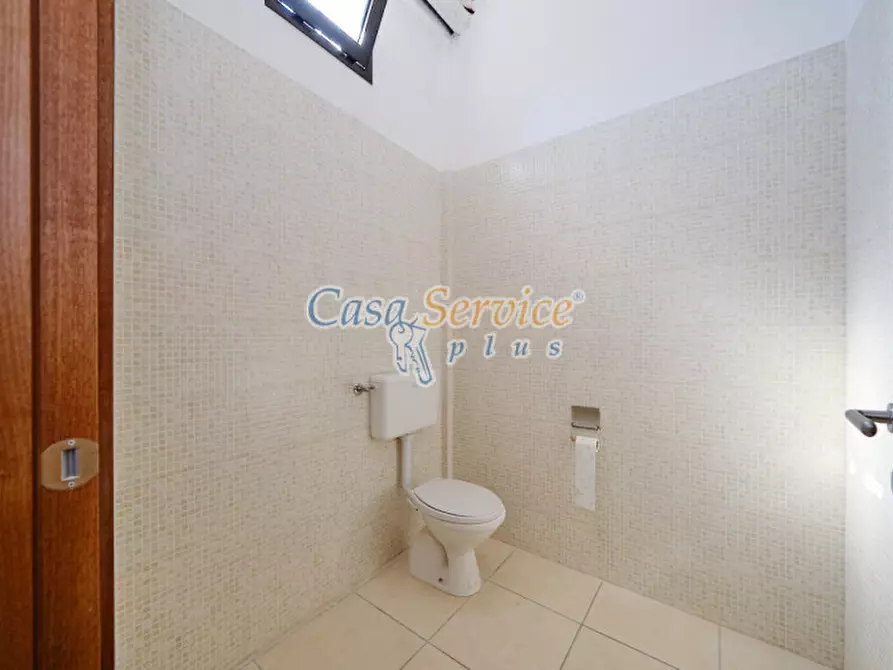 Immagine 18 di Negozio in affitto  in Via Duca delle Puglie a Matino