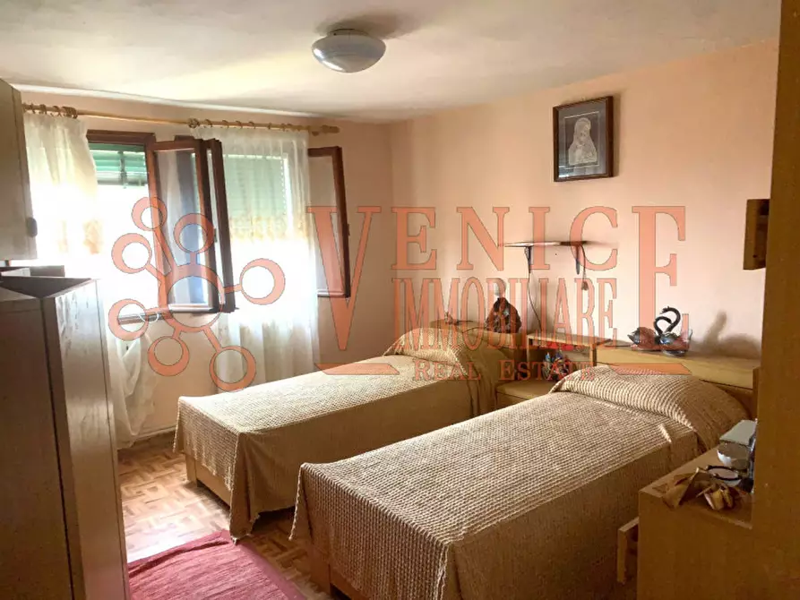 Immagine 9 di Villetta a schiera in vendita  a Venezia