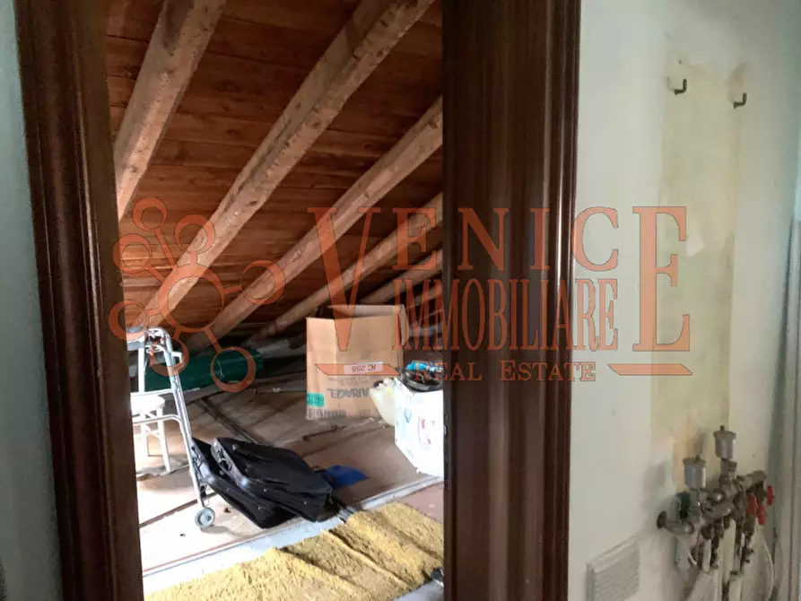 Immagine 11 di Villetta a schiera in vendita  a Venezia