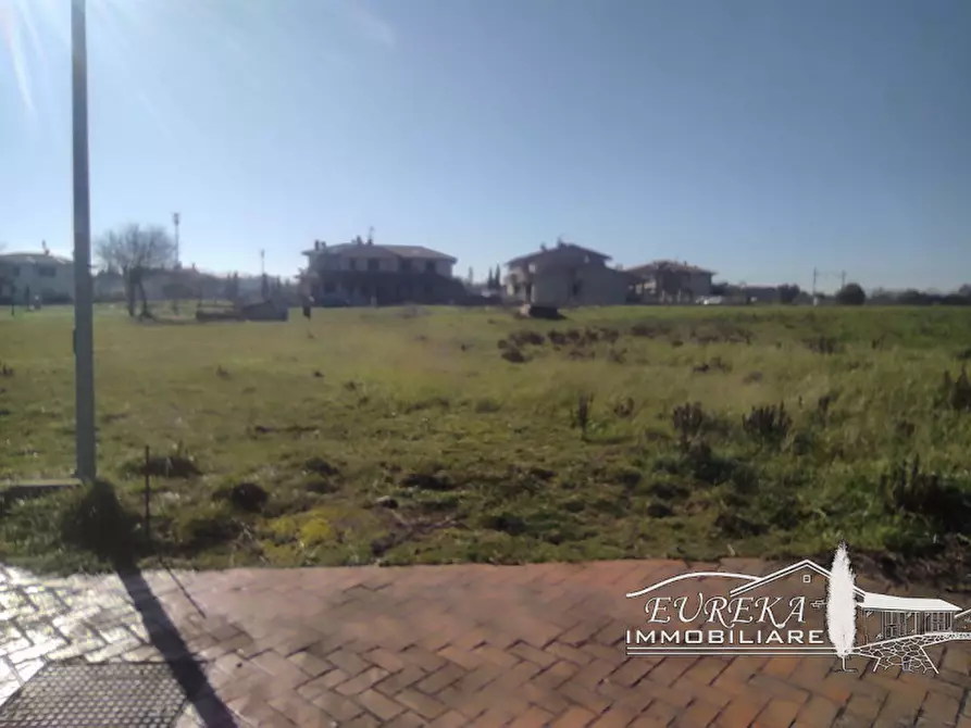 Immagine 9 di Terreno in vendita  in via roma 152 a Castiglione Del Lago