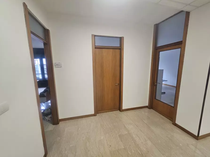 Immagine 5 di Ufficio in vendita  in piazza de gasperi a Padova