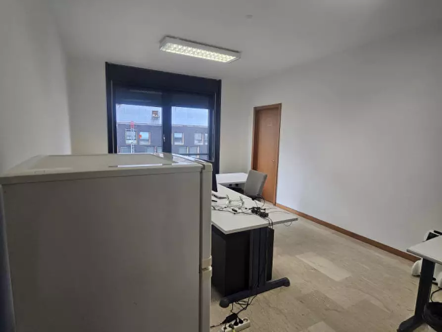 Immagine 10 di Ufficio in vendita  in piazza de gasperi a Padova