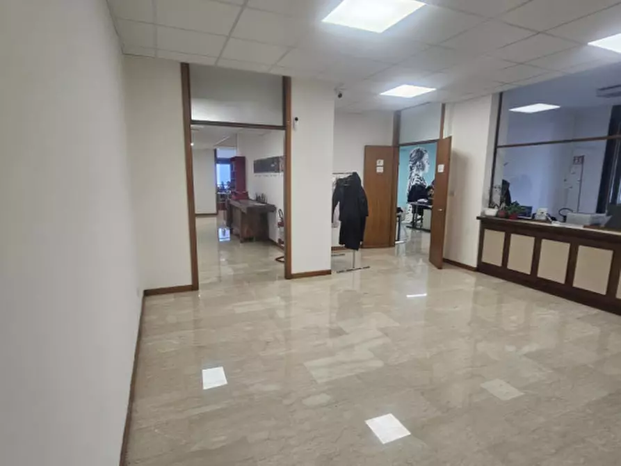 Immagine 12 di Ufficio in vendita  in piazza de gasperi a Padova