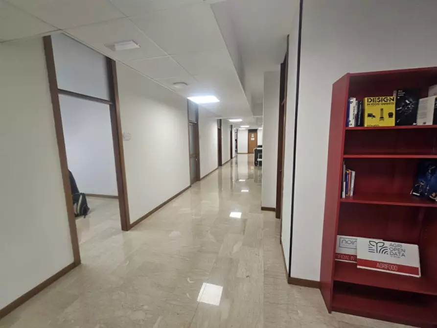 Immagine 16 di Ufficio in vendita  in piazza de gasperi a Padova