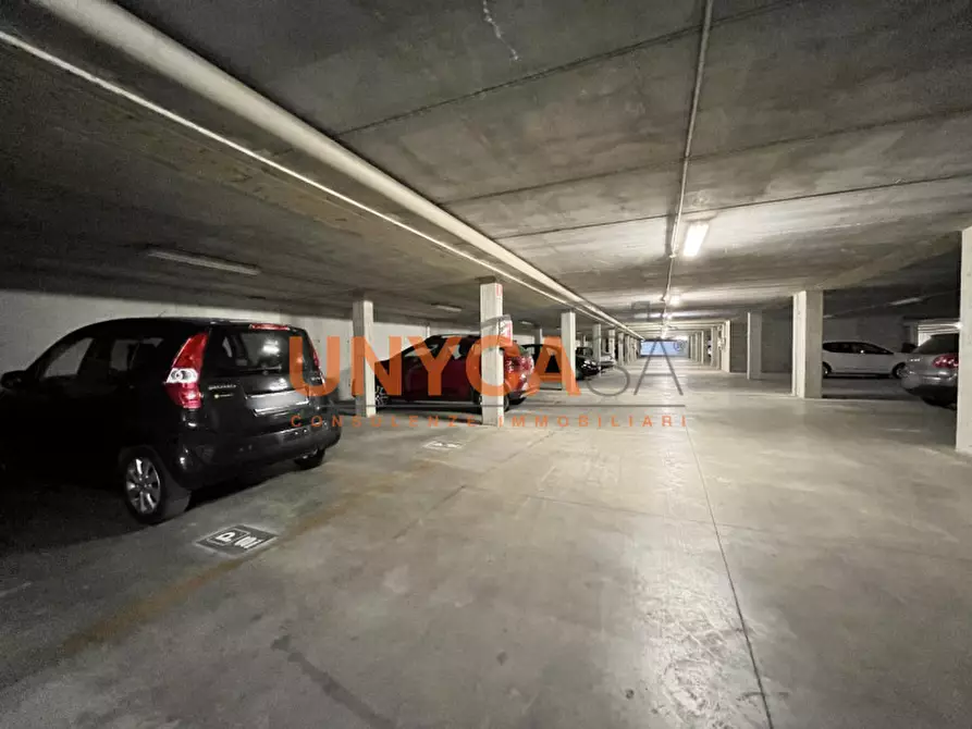 Immagine 2 di Posto auto in vendita  in Viale Venezia a Verona
