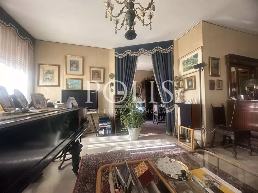 Immagine 1 di Appartamento in vendita  in via Crispi a Como