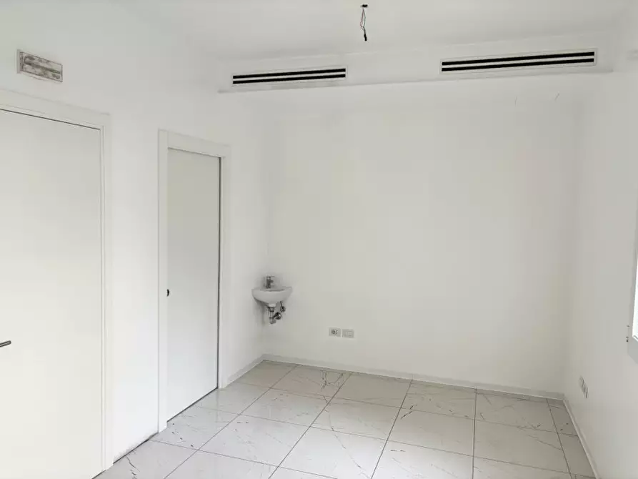 Immagine 5 di Ufficio in affitto  in Via Roma n.143 a Spinea