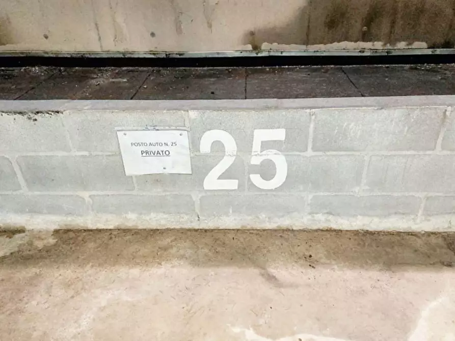 Immagine 2 di Posto auto in vendita  in Motta di sotto, N. snc a Campodolcino