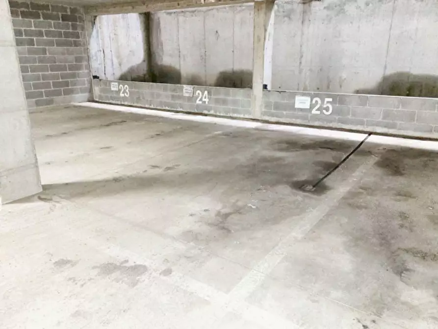 Immagine 3 di Posto auto in vendita  in Motta di sotto, N. snc a Campodolcino