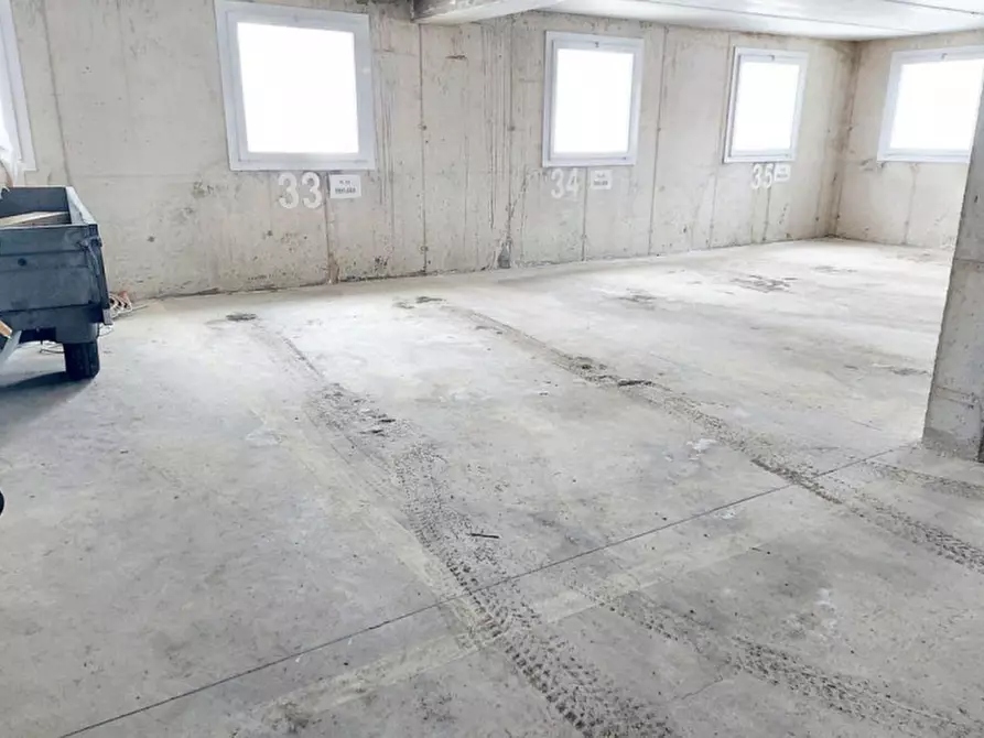 Immagine 3 di Posto auto in vendita  in Motta di sotto, N. snc a Campodolcino