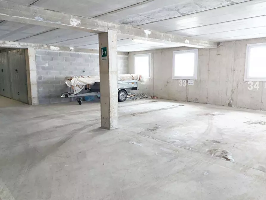 Immagine 4 di Posto auto in vendita  in Motta di sotto, N. snc a Campodolcino