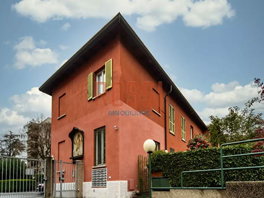 Immagine 1 di Appartamento in vendita  in VIA ROTA a Monza