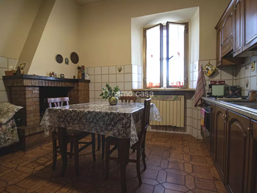 Immagine 1 di Casa indipendente in vendita  a Prato