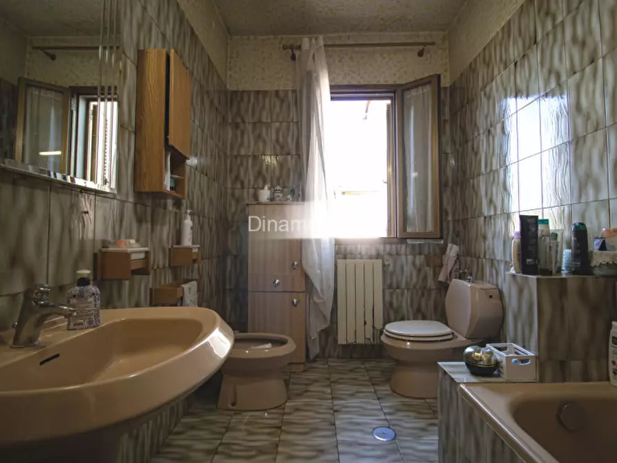 Immagine 16 di Casa indipendente in vendita  a Prato