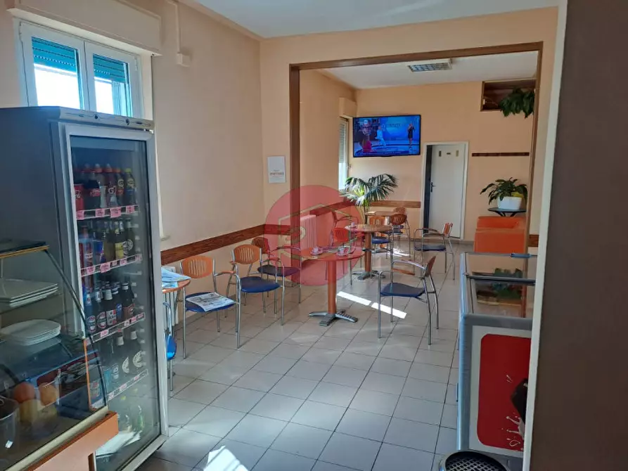Immagine 4 di Attività commerciale in vendita  a Roncofreddo