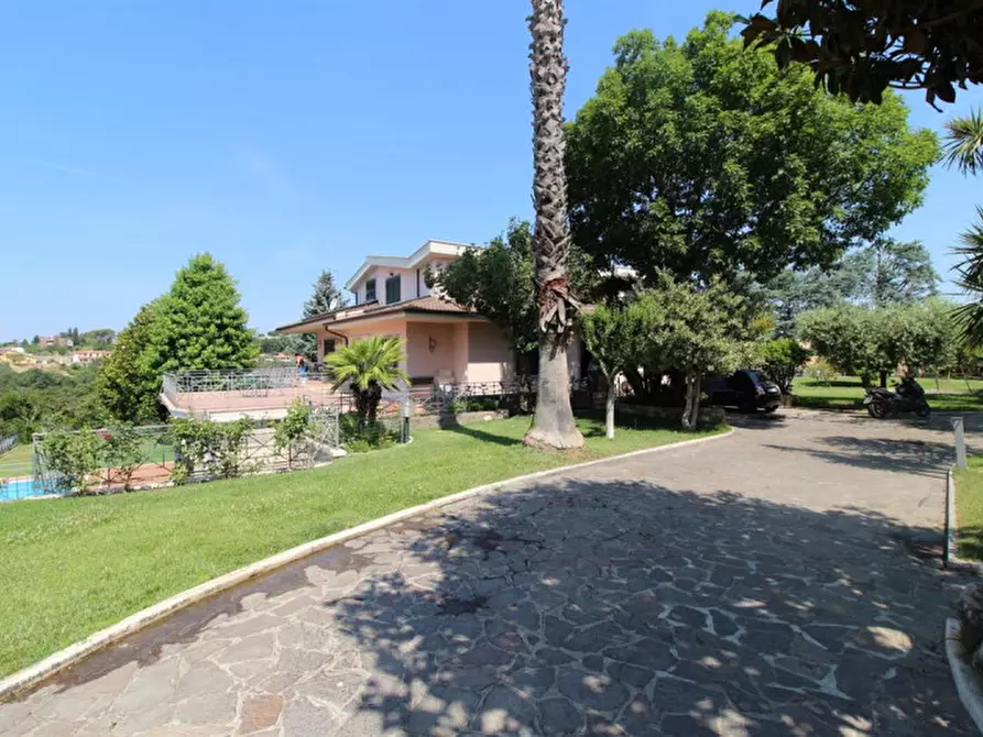 Immagine 2 di Villa in vendita  in Via codette 50 a Sacrofano