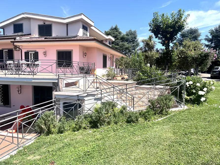 Immagine 30 di Villa in vendita  in Via codette 50 a Sacrofano