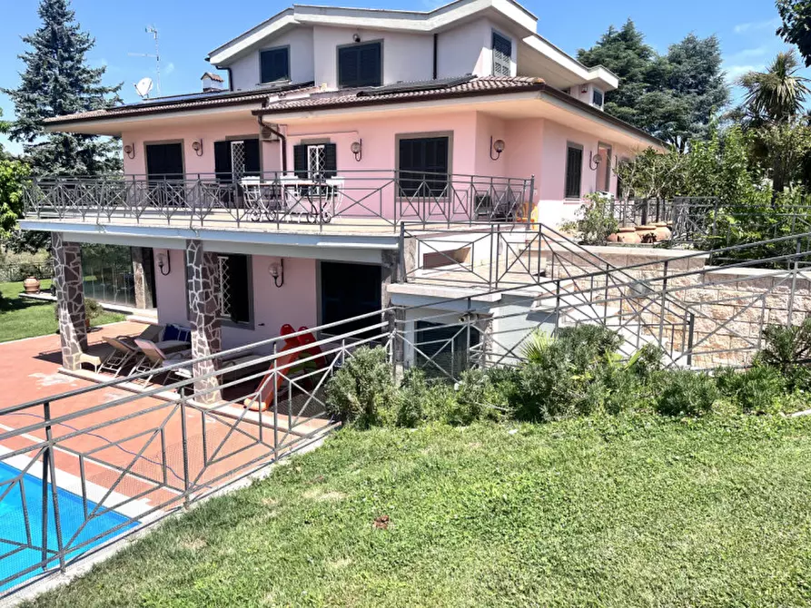 Immagine 31 di Villa in vendita  in Via codette 50 a Sacrofano