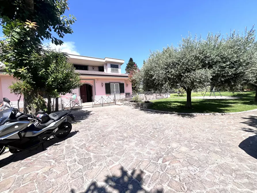 Immagine 32 di Villa in vendita  in Via codette 50 a Sacrofano