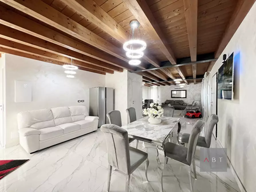 Immagine 2 di Villetta a schiera in vendita  a Castelfranco Veneto