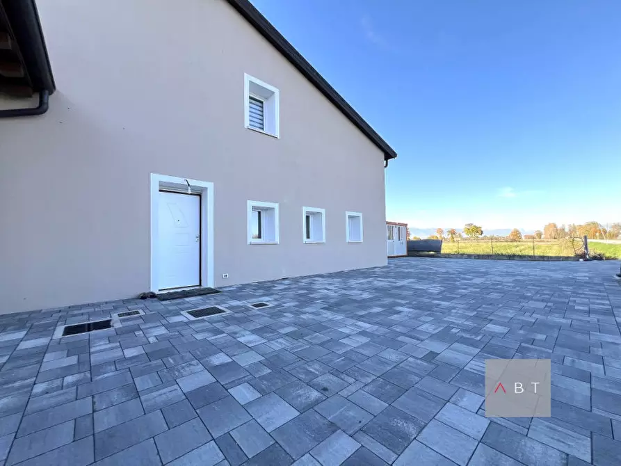 Immagine 18 di Villetta a schiera in vendita  a Castelfranco Veneto